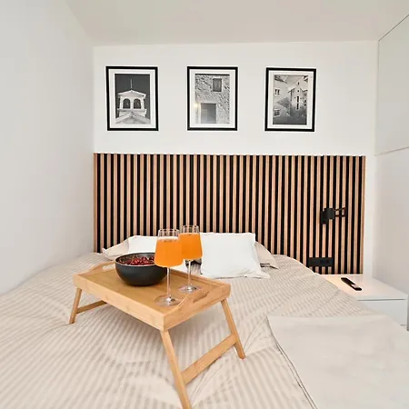 Kinda Apartment *